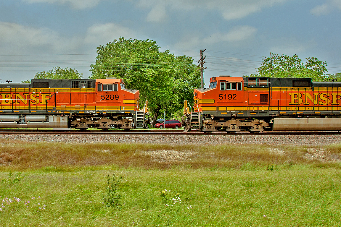 BNSF 5289 North Meets BNSF 5192 South